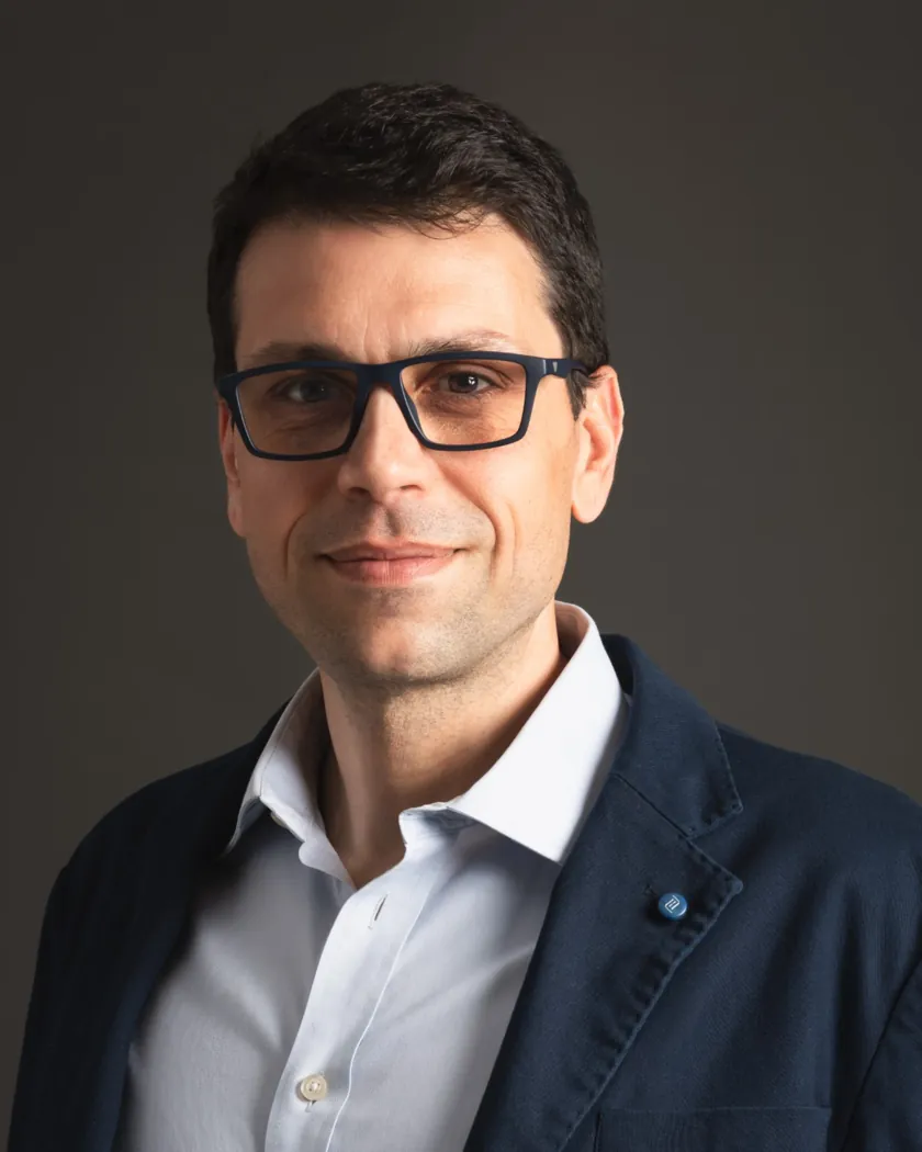 Francesco Palumbo, titolare e consulente automobilistico abilitato dell'agenzia pratiche auto AutoMoto Rozzano