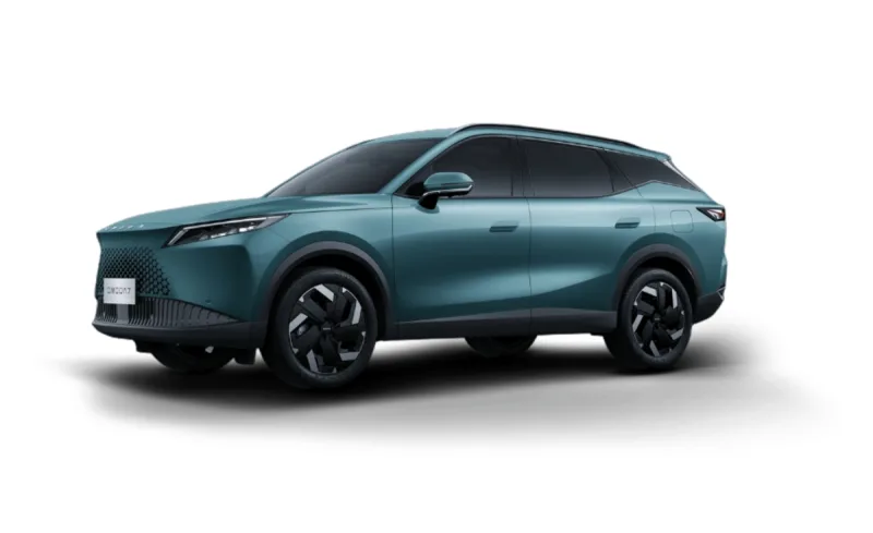 Omoda 7 SHS-P 1.5 tgdi phev Premium a noleggio a lungo termine a Rozzano