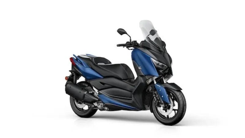 Yamaha X-Max 300 a noleggio a lungo termine a Rozzano